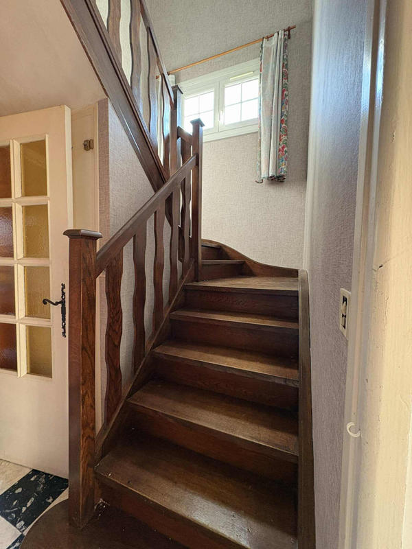 Maison - 94 m² - 6 pièces