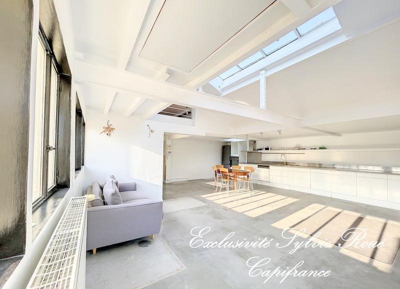 Loft - 135 m² - 4 pièces