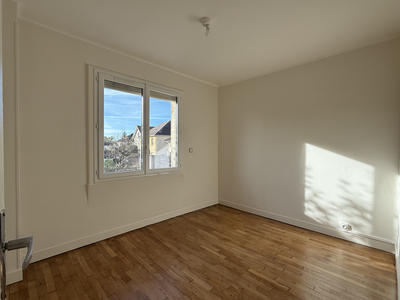 Maison - 76 m² - 5 pièces