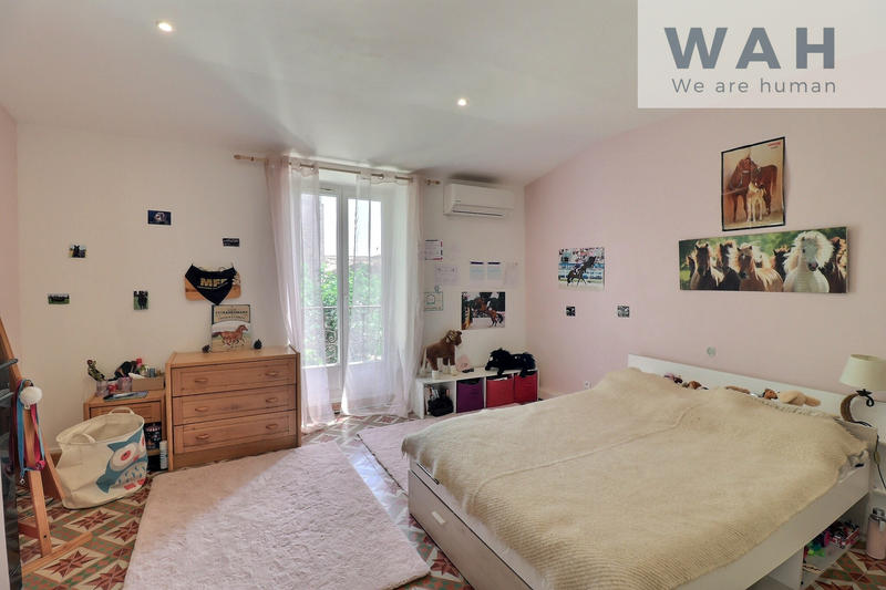 Maison - 263 m² - 7 pièces