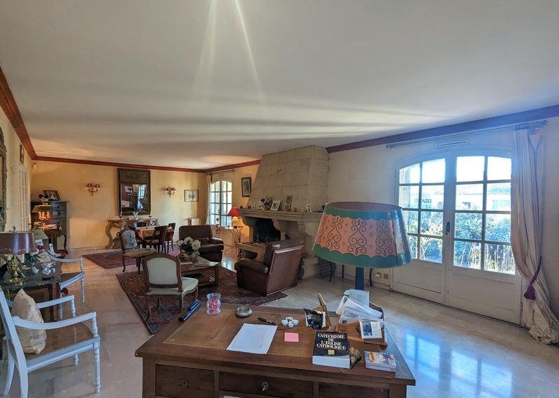 Maison - 260 m² - 6 pièces