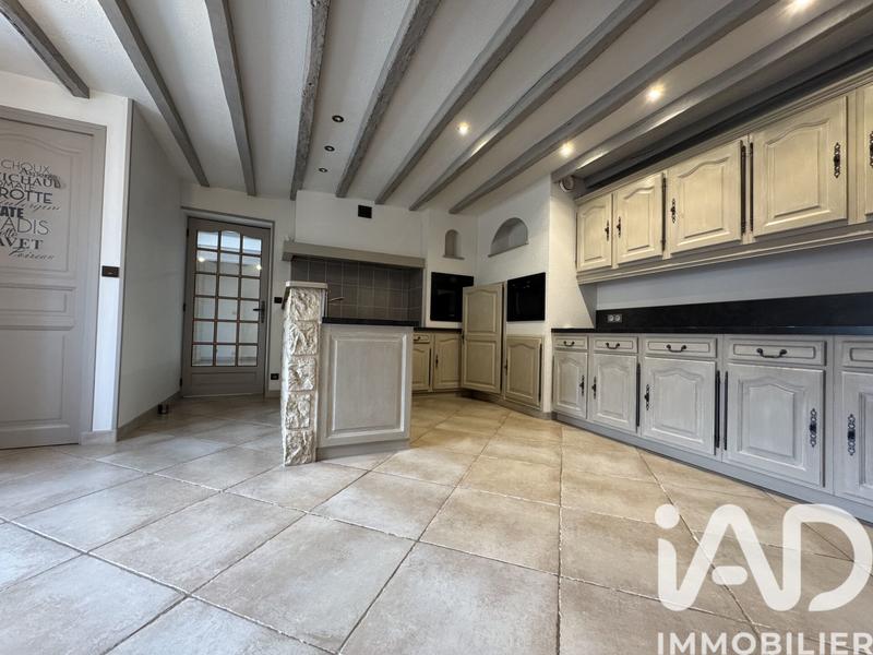 Maison - 156 m² - 9 pièces