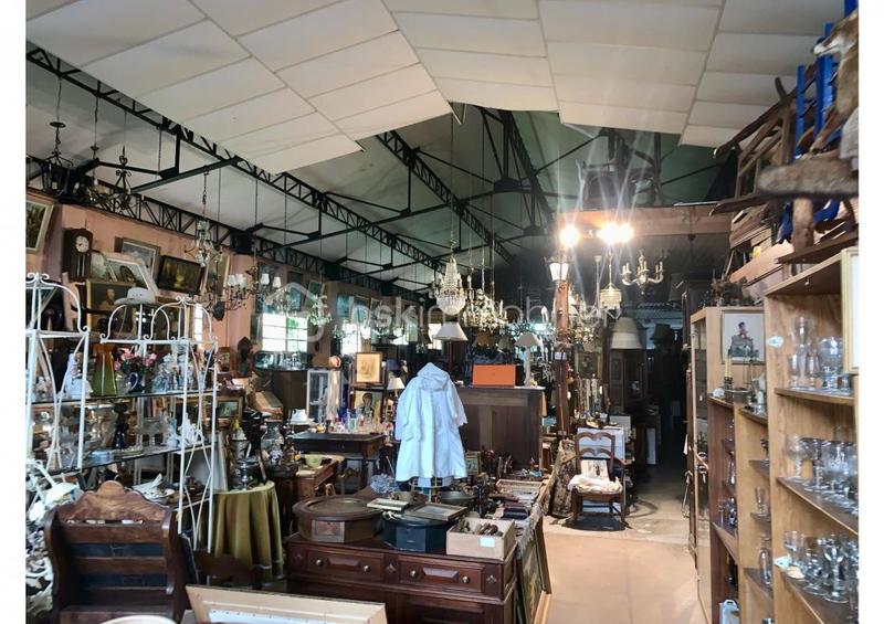 Maison - 636 m² - 7 pièces