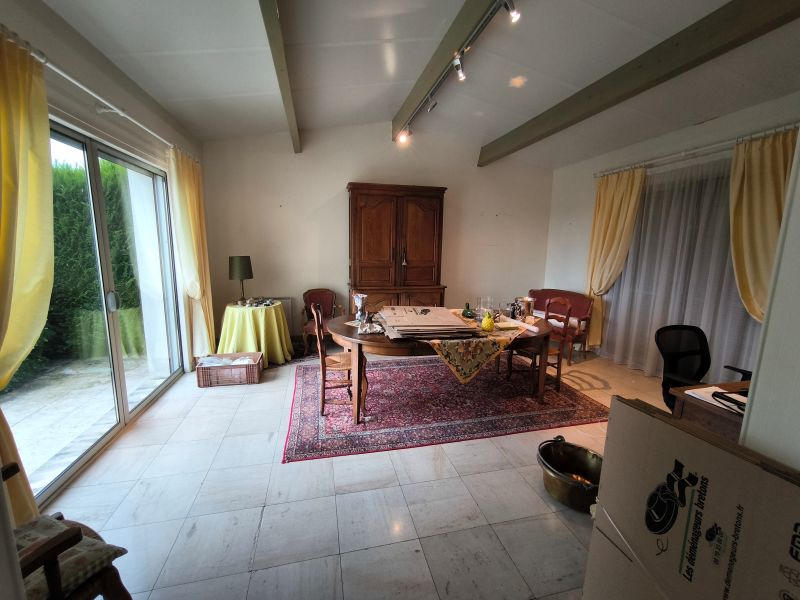 Pavillon - 166 m² - 8 pièces