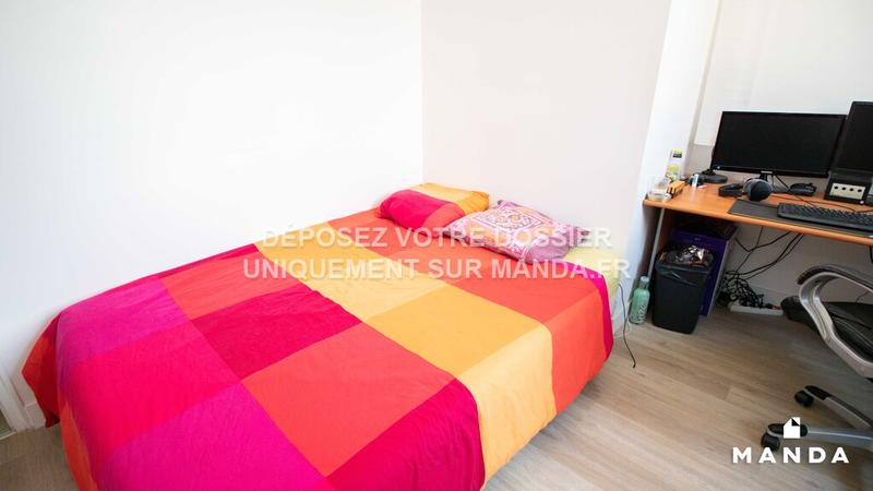 Chambre - 10 m² - 5 pièces