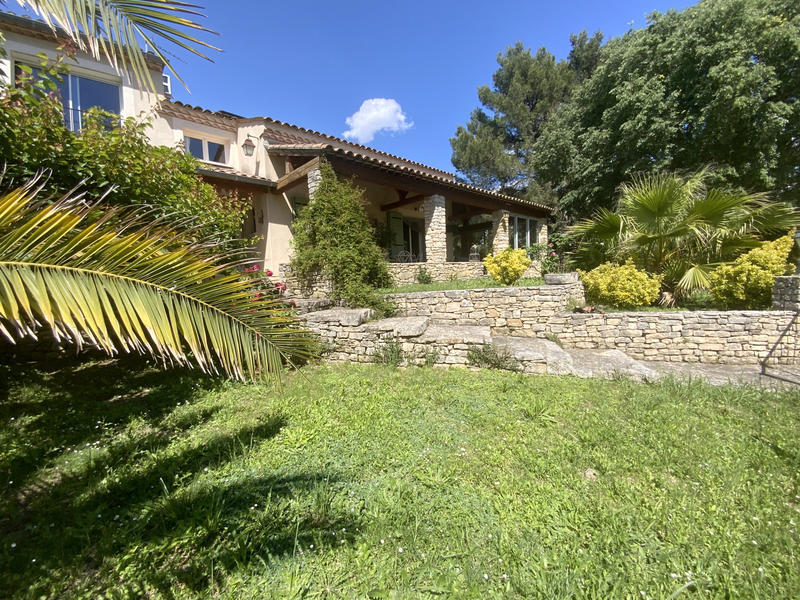 Maison - 210 m² - 6 pièces