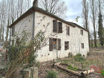 Maison - 200 m² - 6 pièces
