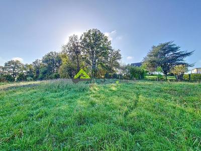 Terrain constructible - 1 072 m²