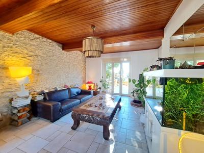 Maison - 221 m² - 9 pièces