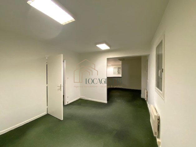 Local commercial - 106 m² - 4 pièces