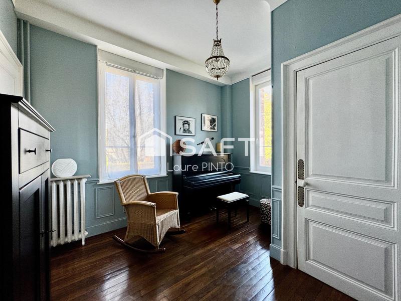 Maison de maîtres - 200 m² - 8 pièces