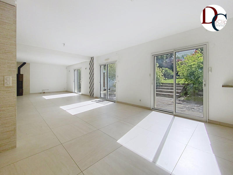 Maison - 203 m² - 8 pièces