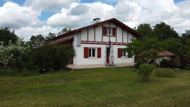 Maison - 218 m² - 5 pièces