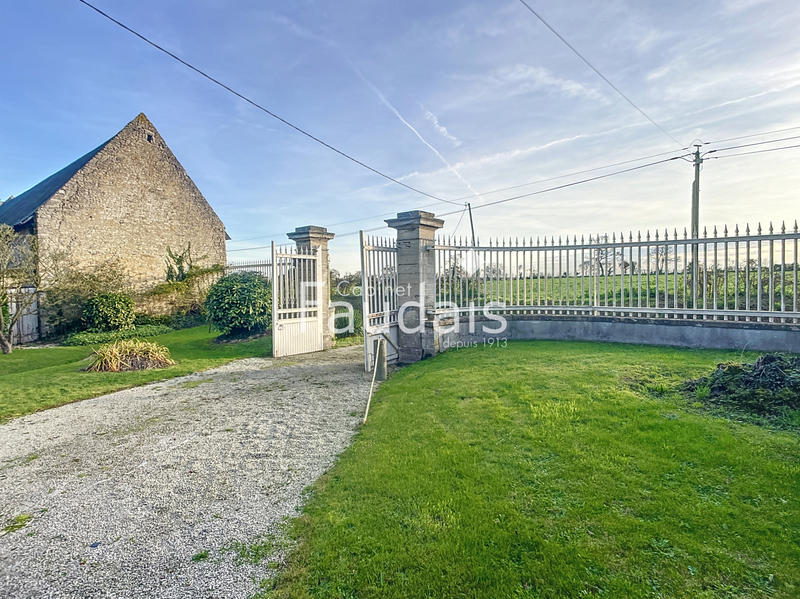 Propriété - 300 m² - 6 pièces