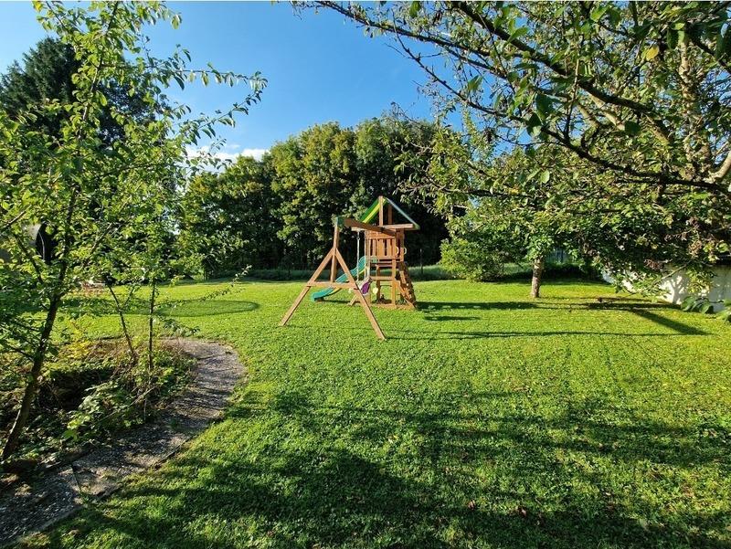 Propriété - 180 m² - 7 pièces