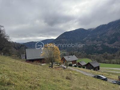 Terrain constructible - 607 m²
