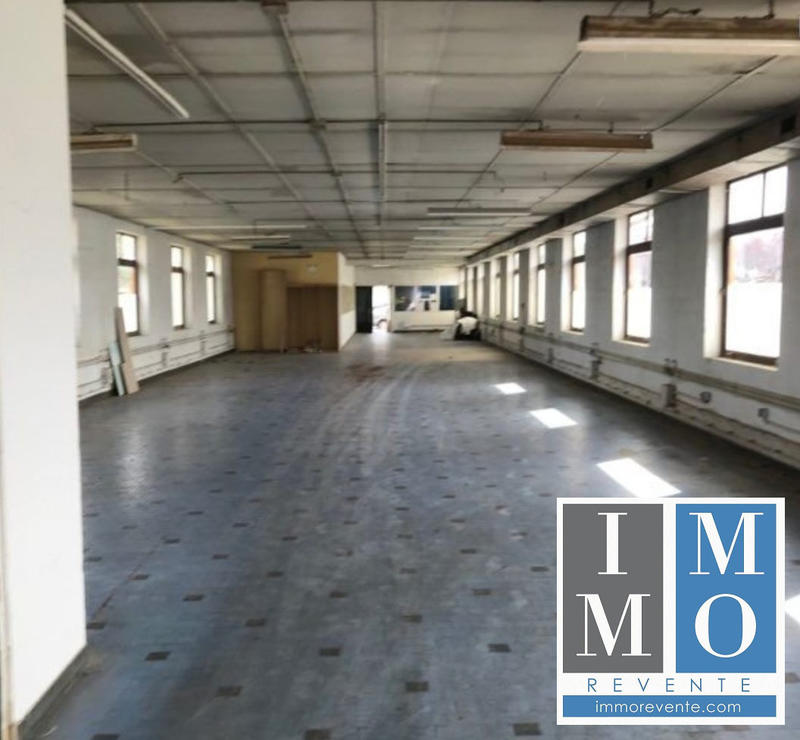 Local commercial - 2 824 m²
