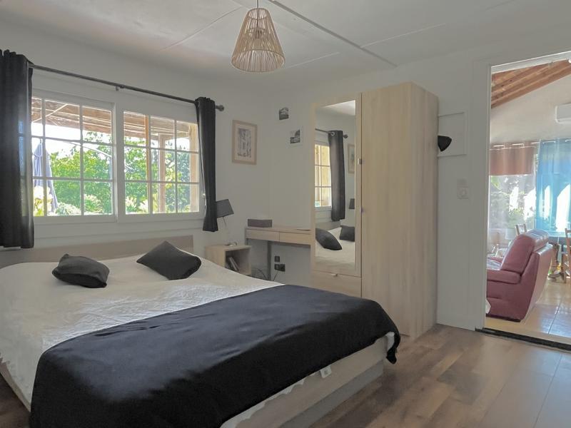 Maison traditionnelle - 264 m² - 10 pièces