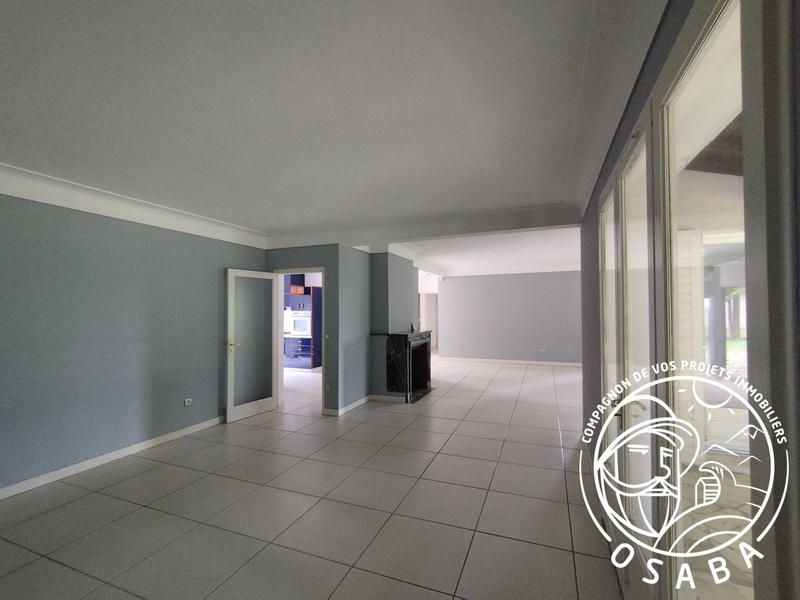 Maison traditionnelle - 180 m² - 6 pièces