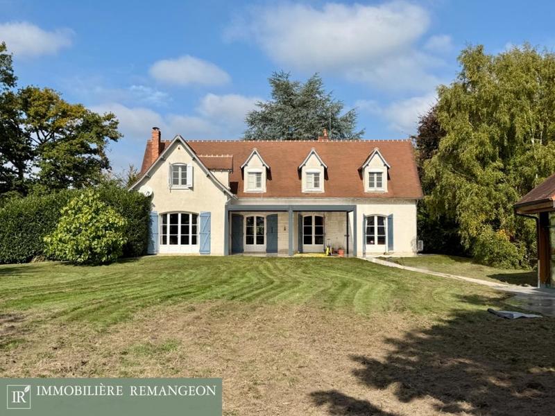 Maison - 211 m² - 8 pièces