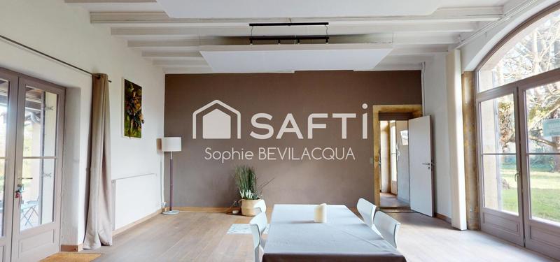 Maison - 388 m² - 10 pièces