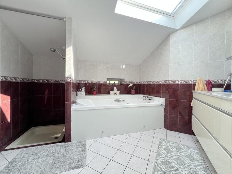 Maison en pierre - 195 m² - 8 pièces