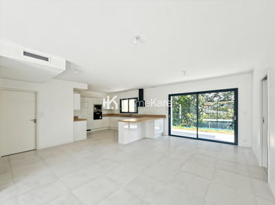 Maison - 122 m² - 5 pièces