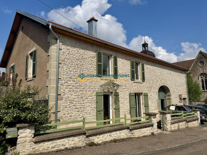 Maison - 205 m² - 6 pièces