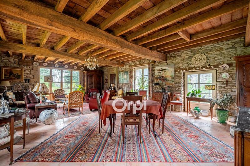 Maison - 376 m² - 7 pièces