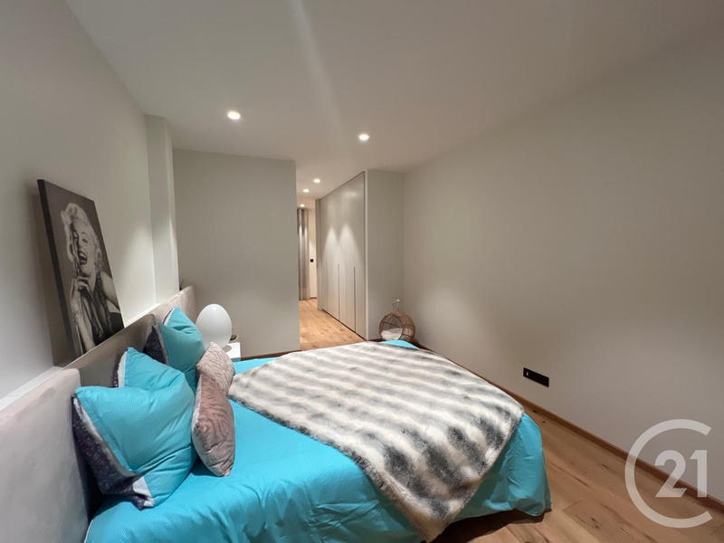 Maison - 202 m² - 5 pièces