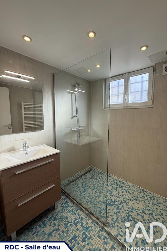 Maison - 180 m² - 11 pièces