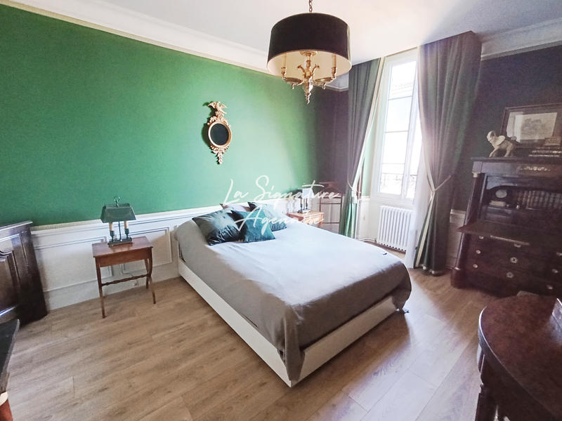 Maison - 336 m² - 12 pièces