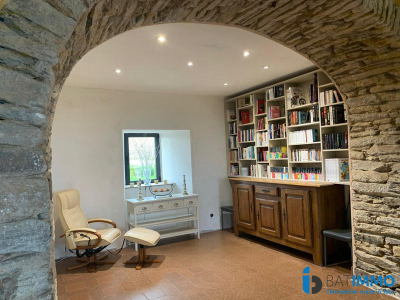 Maison - 820 m² - 18 pièces