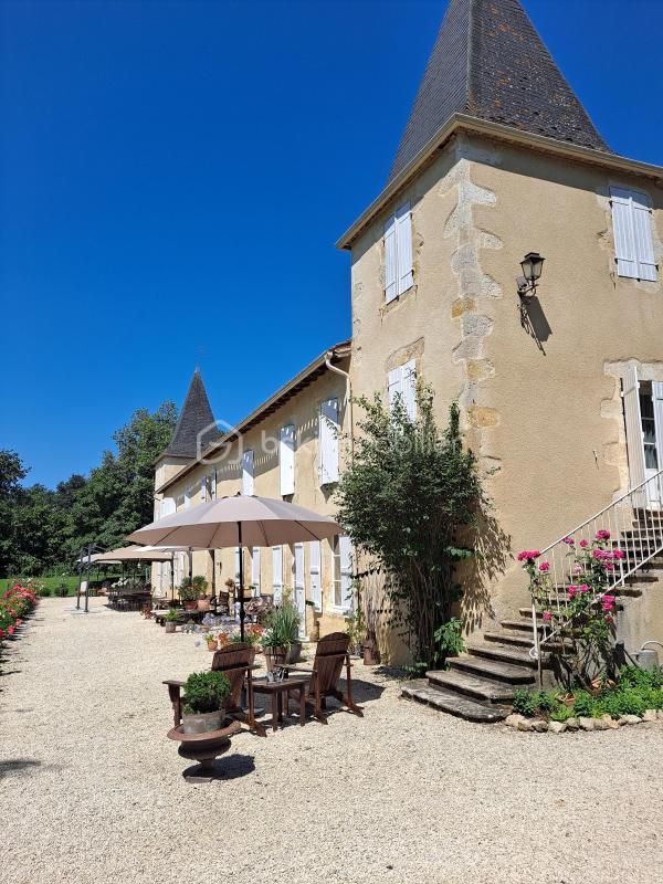 Château - 520 m² - 18 pièces