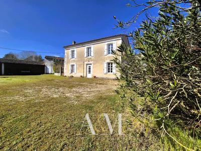 Maison de village - 116 m² - 6 pièces