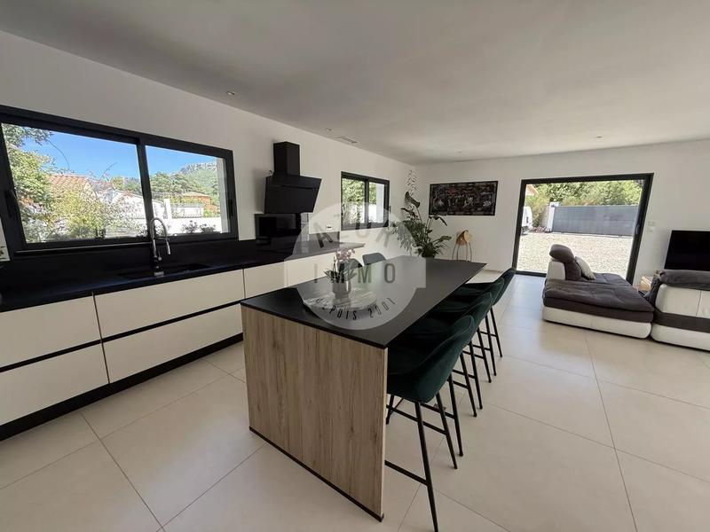 Maison - 150 m² - 5 pièces