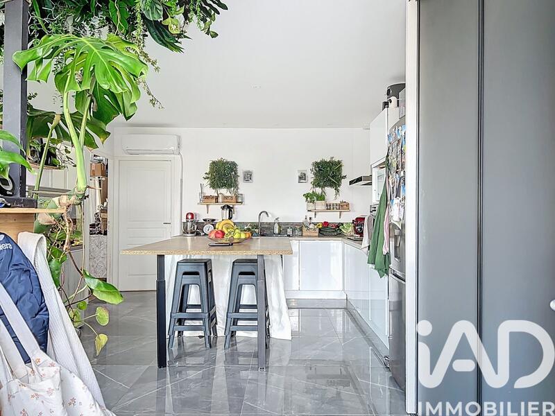 Maison - 211 m² - 6 pièces