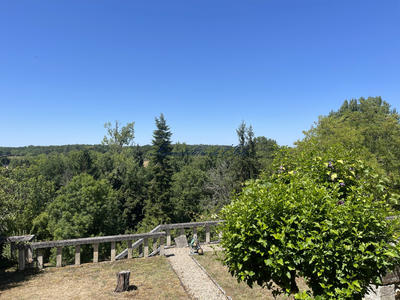 Maison - 253 m² - 13 pièces