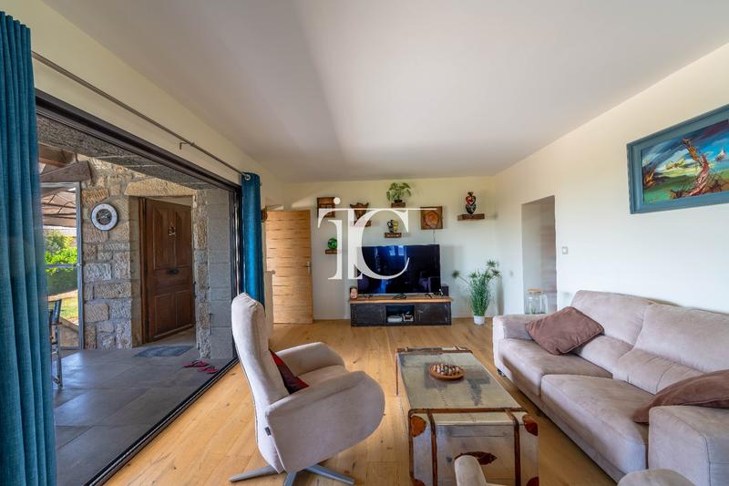 Maison - 166 m² - 7 pièces