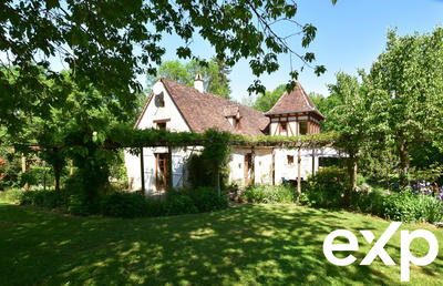 Maison - 340 m² - 10 pièces