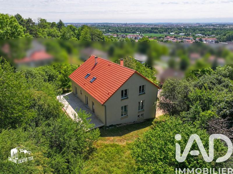 Maison - 295 m² - 9 pièces