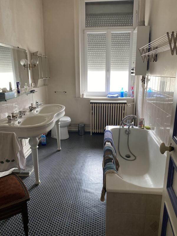 Maison - 232 m² - 7 pièces