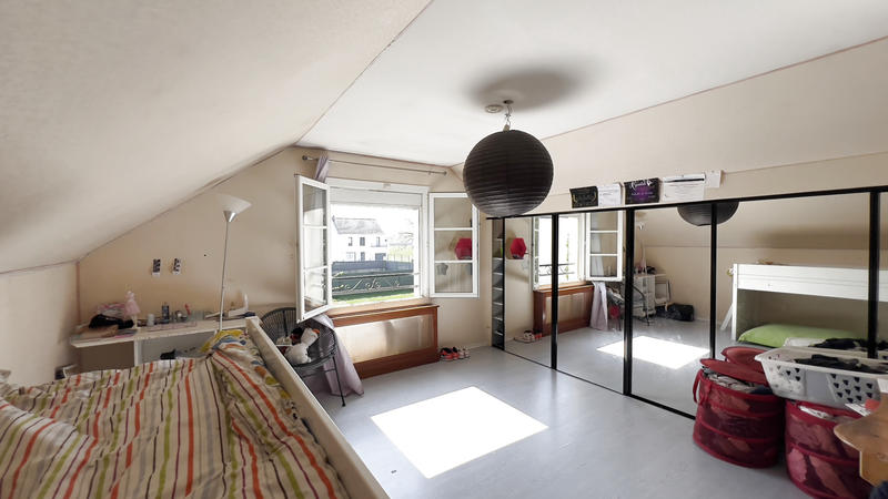 Maison - 223 m² - 7 pièces