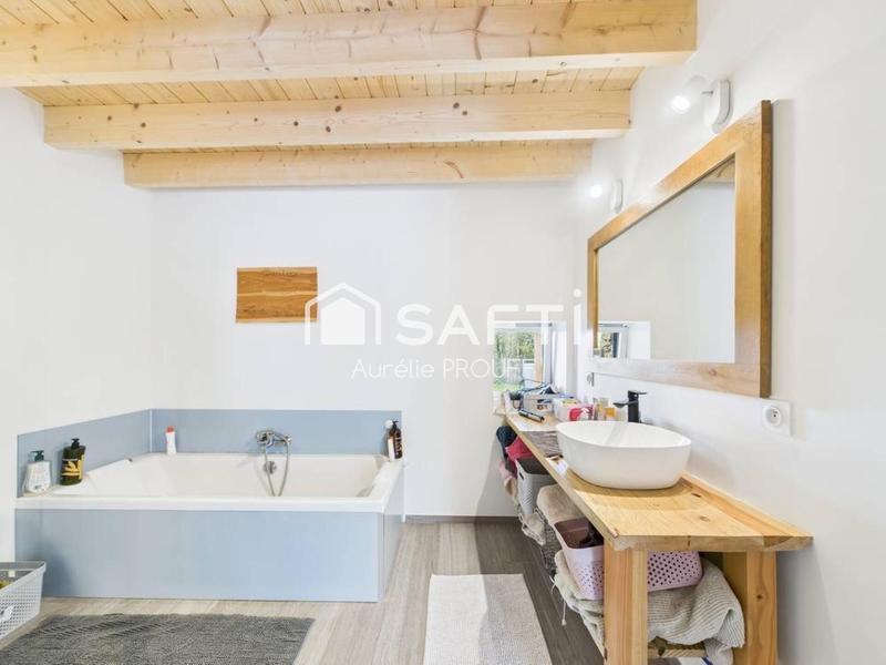 Maison - 200 m² - 7 pièces