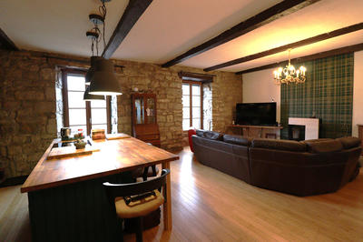 Maison - 325 m² - 15 pièces