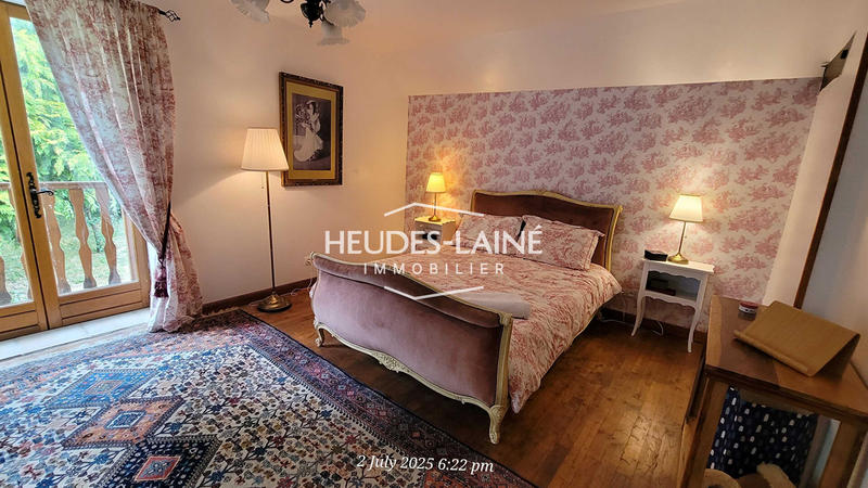 Maison - 330 m² - 10 pièces