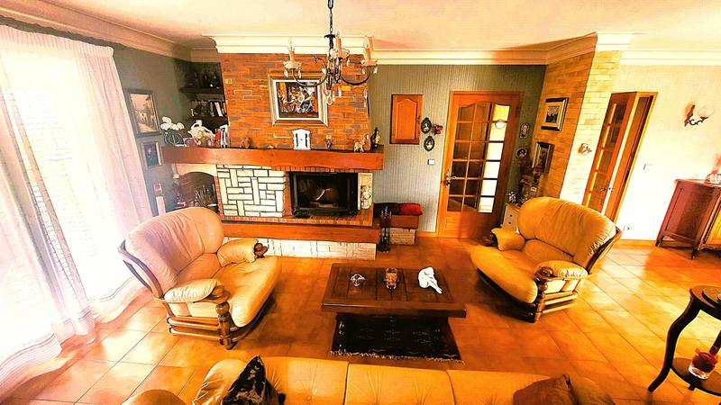 Maison - 210 m² - 7 pièces