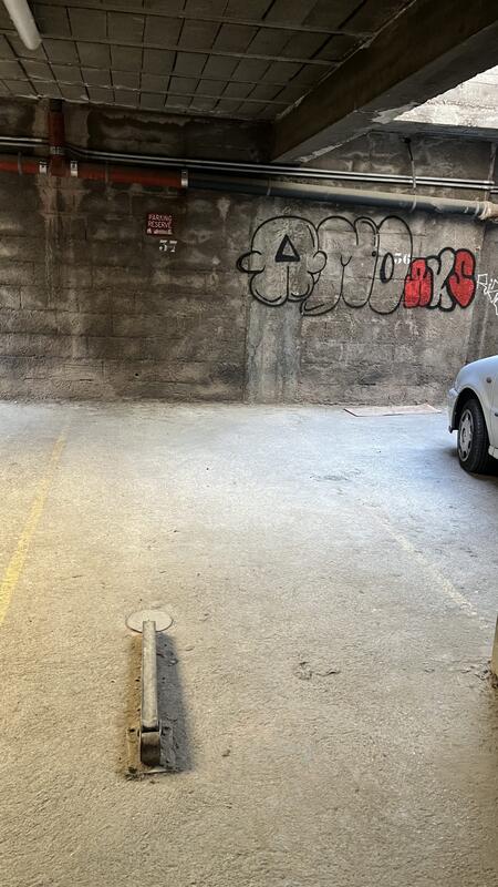 Parking / Garage - 11 m²