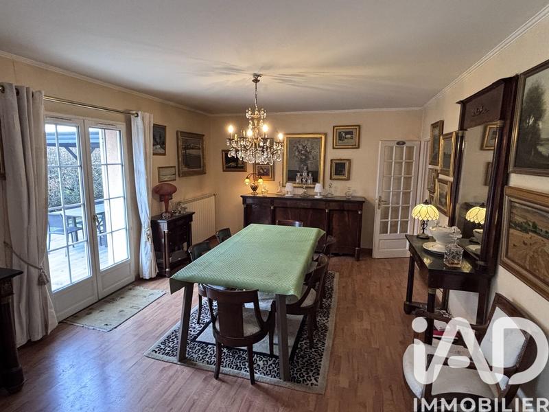 Maison - 182 m² - 7 pièces