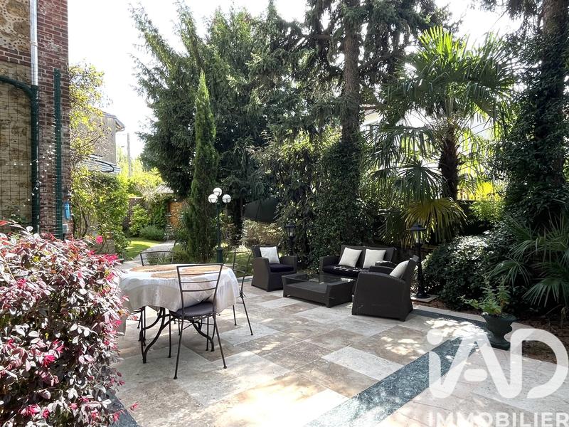 Maison - 200 m² - 6 pièces